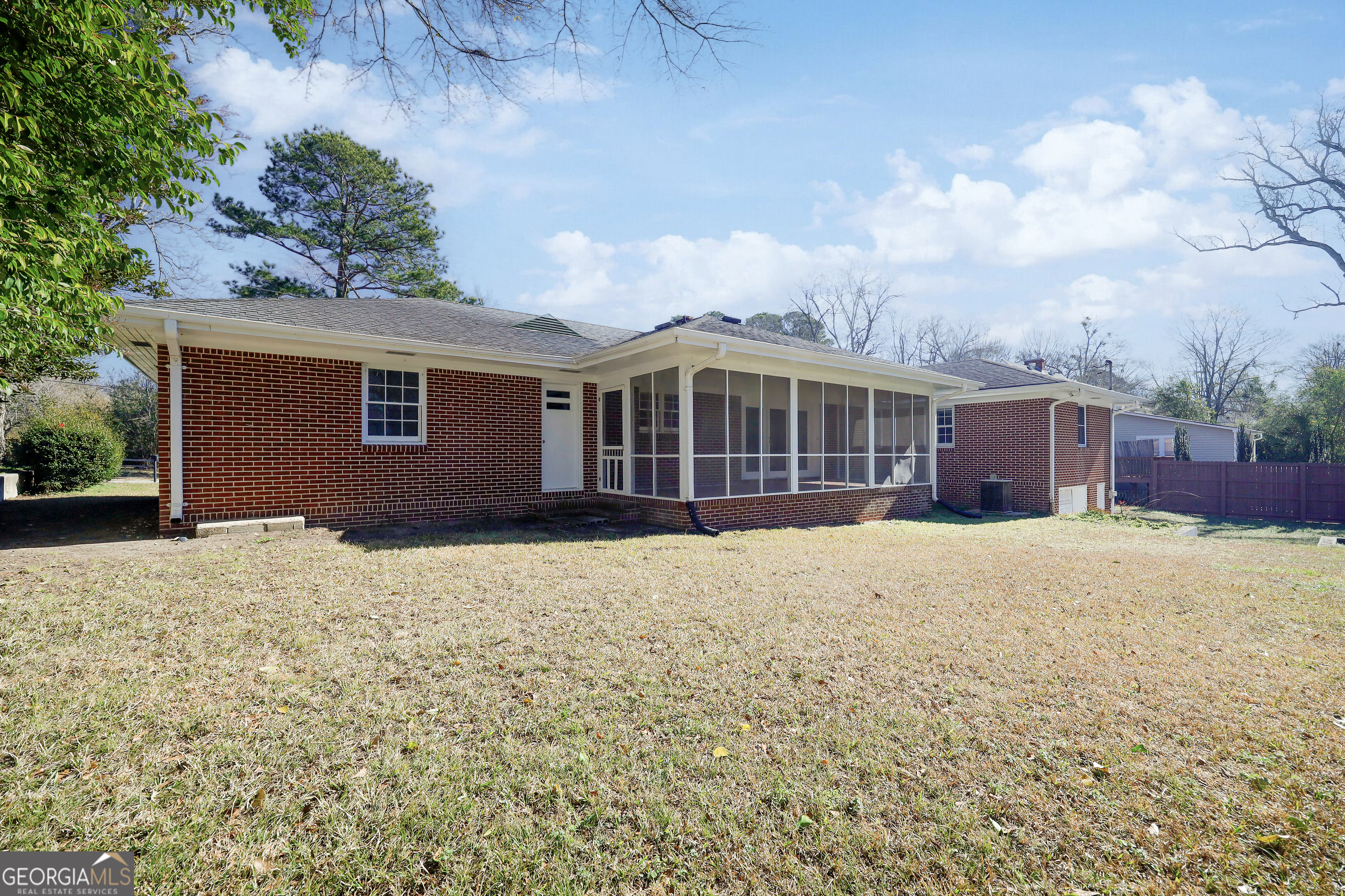 88 W New Street Winder GA 30680