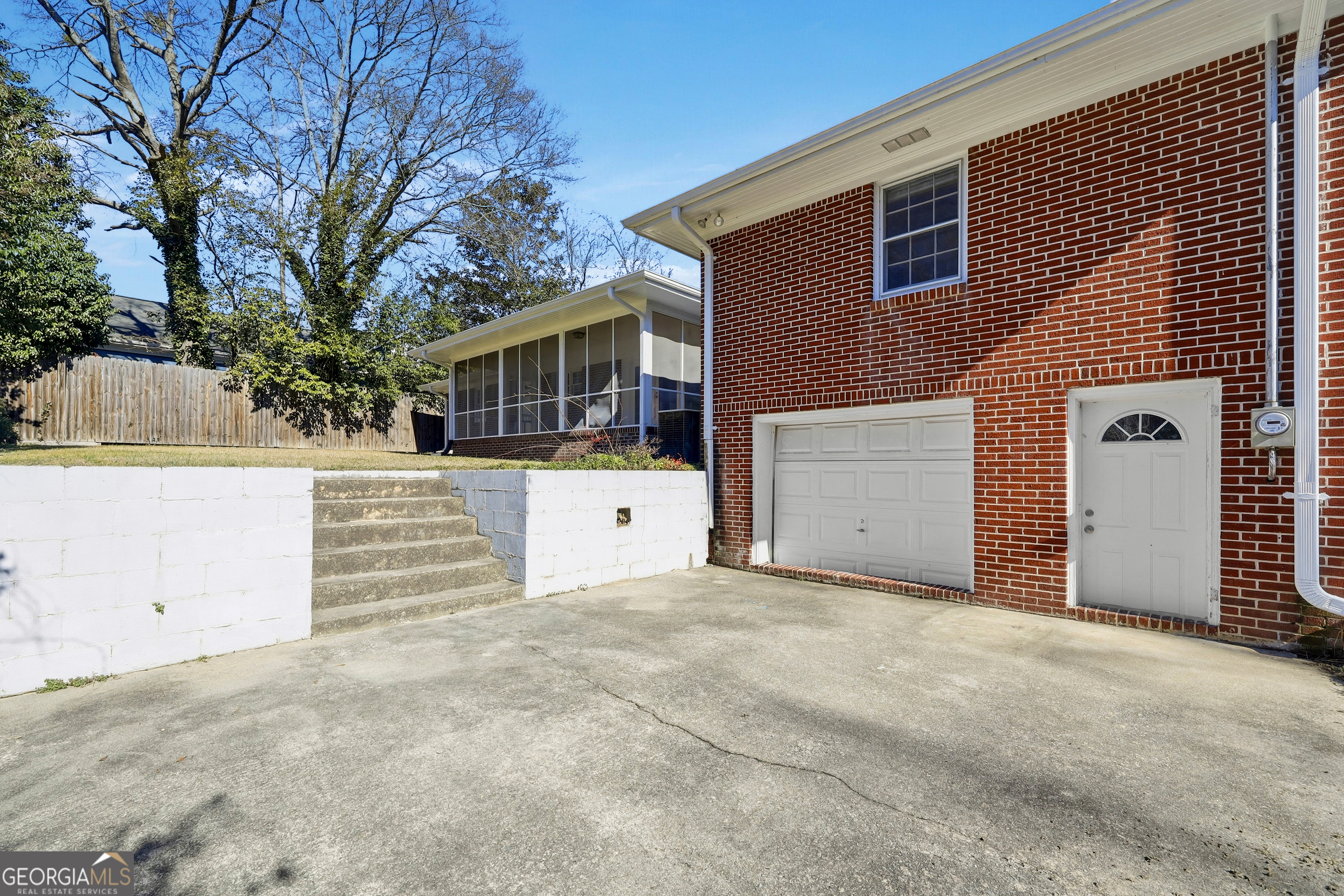 88 W New Street Winder GA 30680