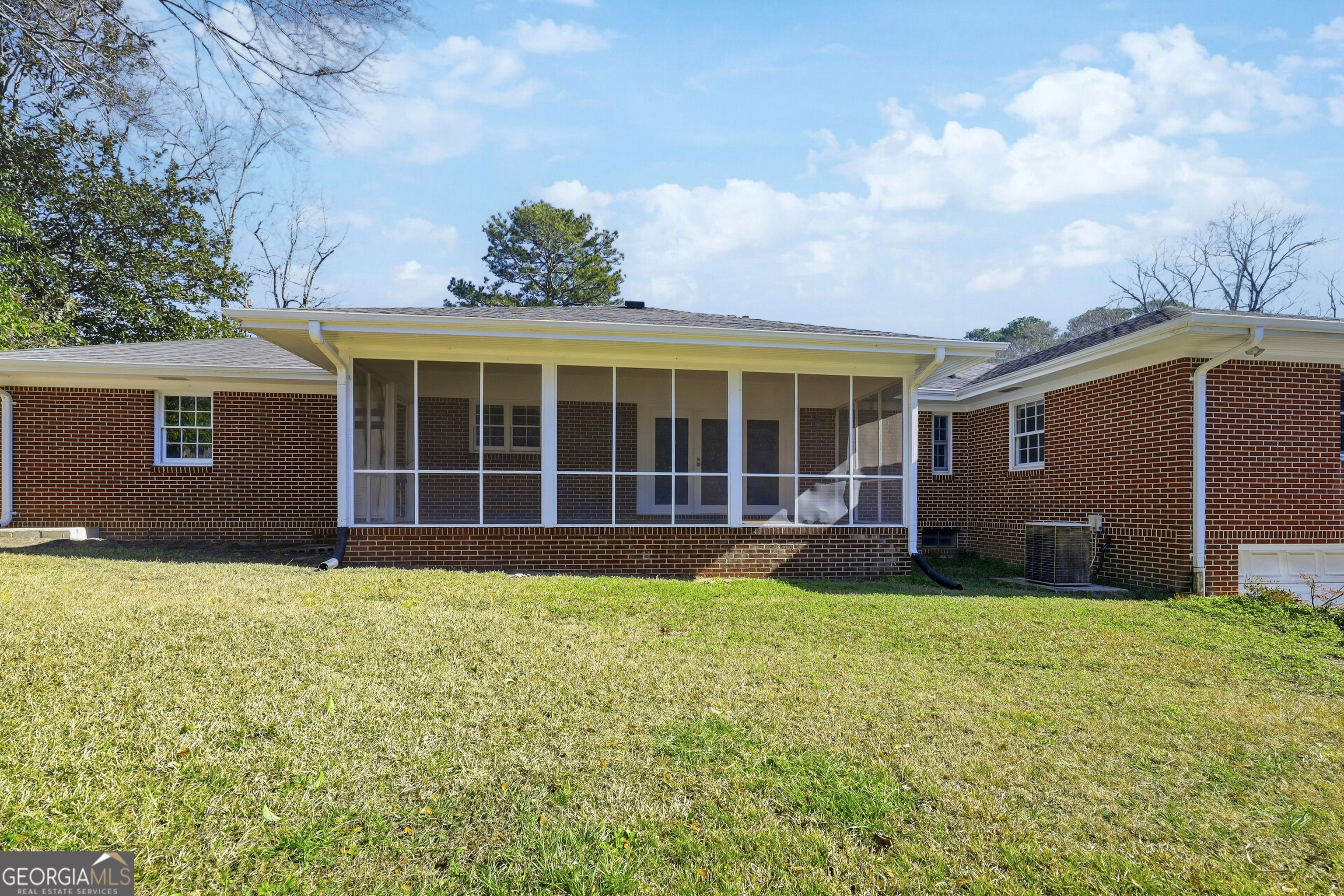 88 W New Street Winder GA 30680