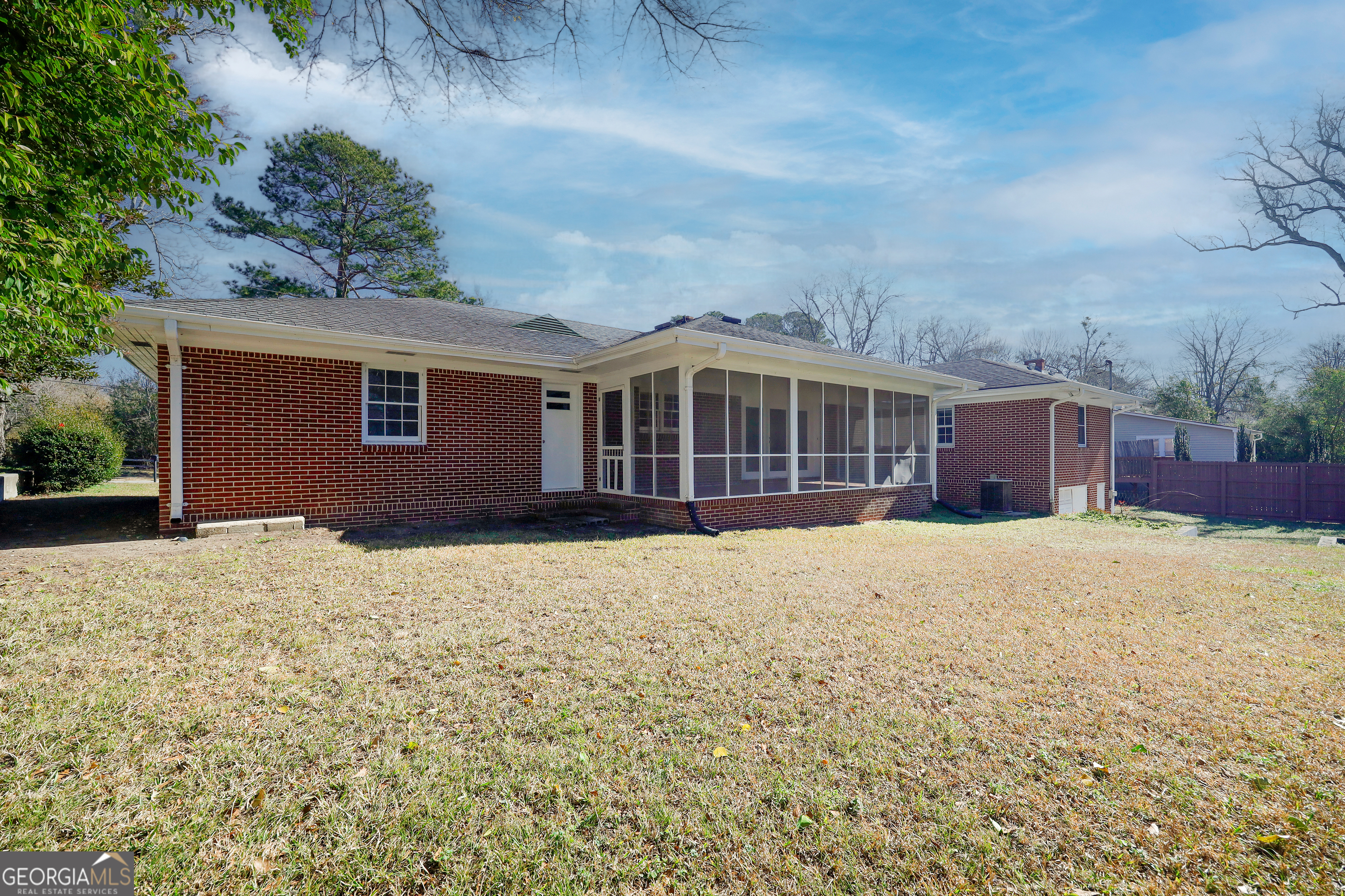 88 W New Street Winder GA 30680