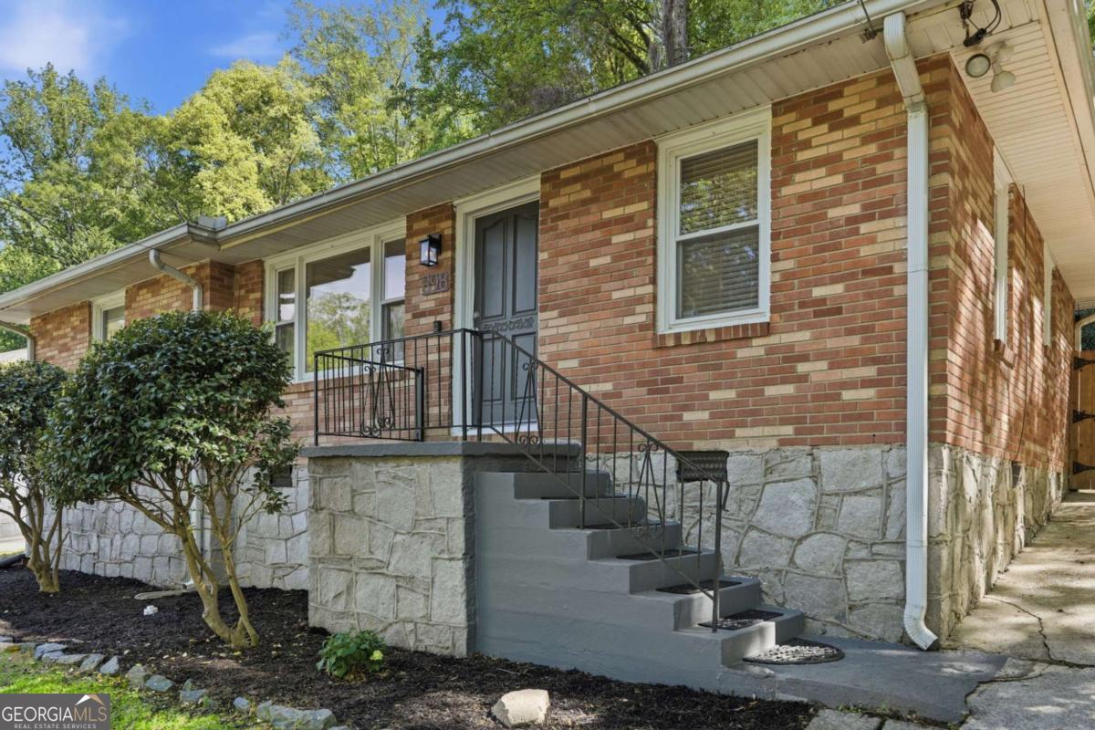 898 Scott Circle Decatur GA 30033
