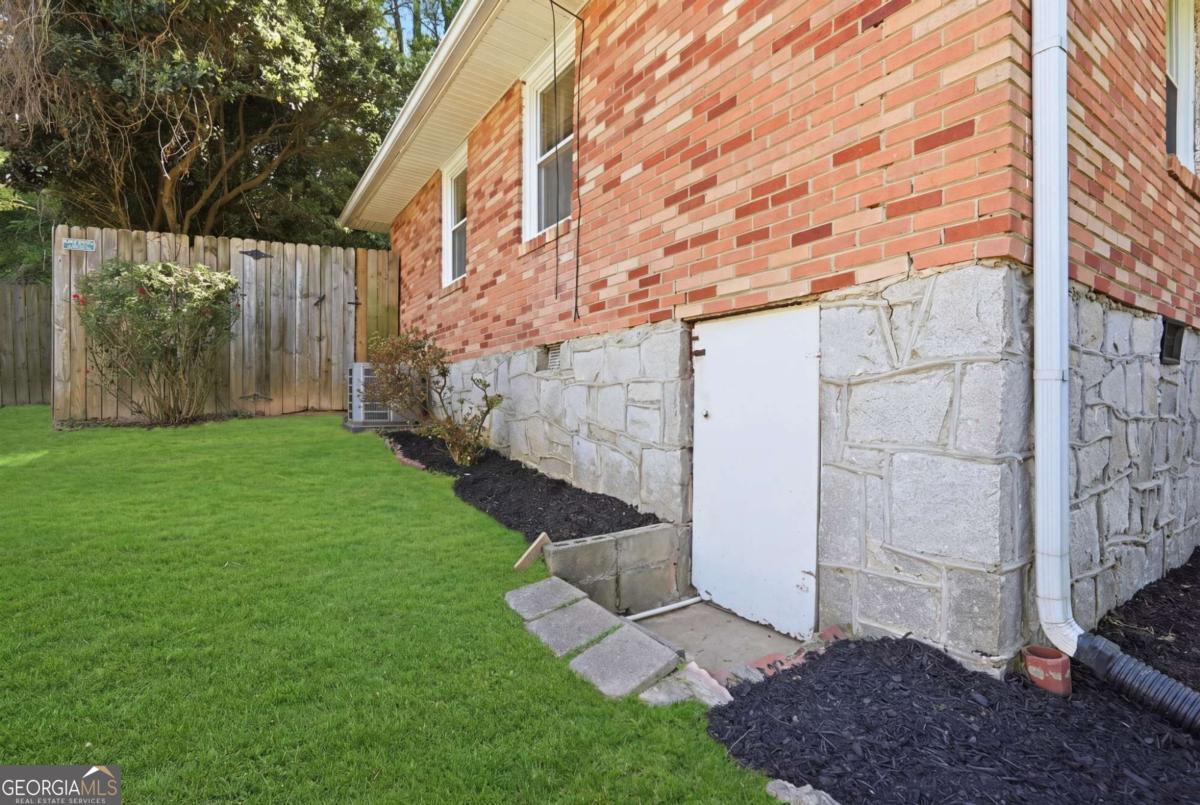 898 Scott Circle Decatur GA 30033