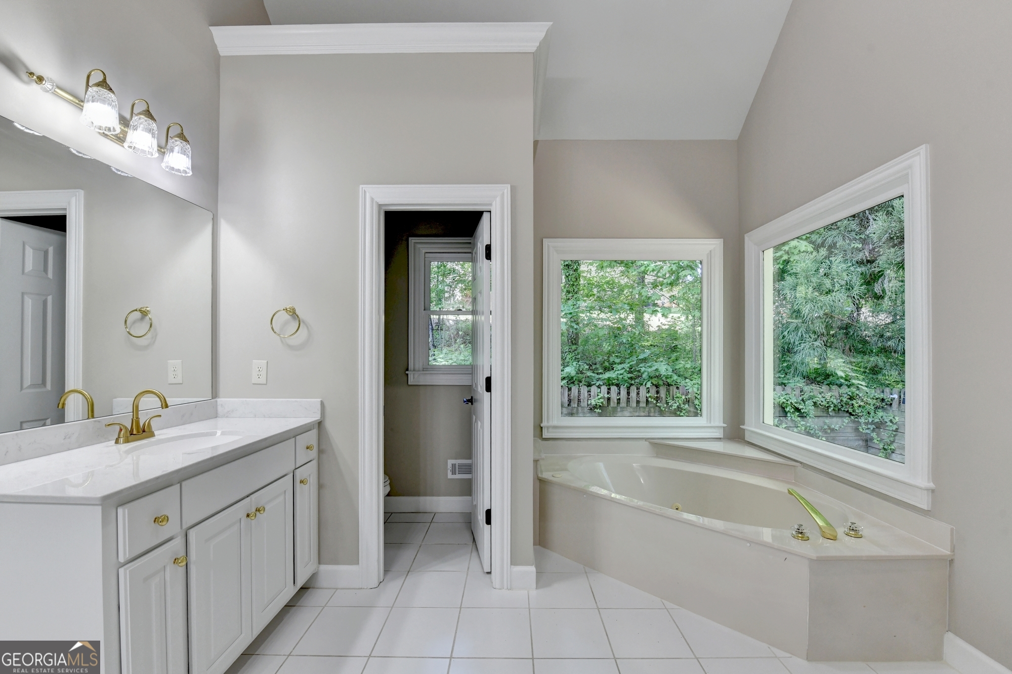 1251 Chadwick Lakes Drive Lawrenceville GA 30043