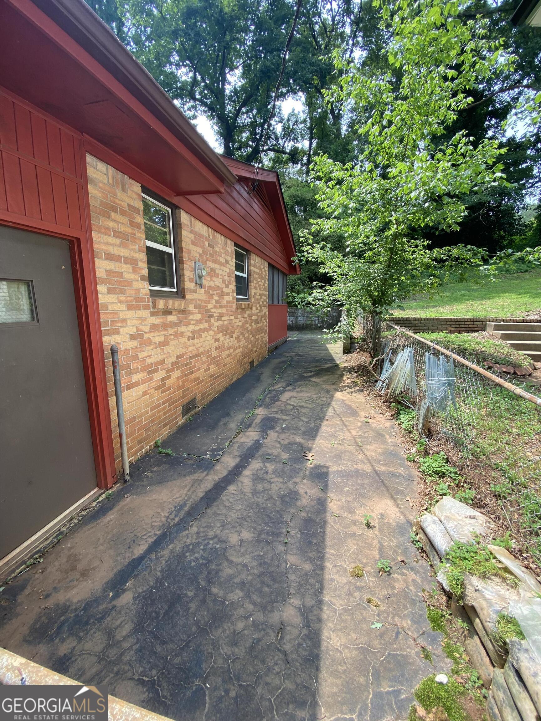 2464 Glenrock Drive Decatur GA 30032