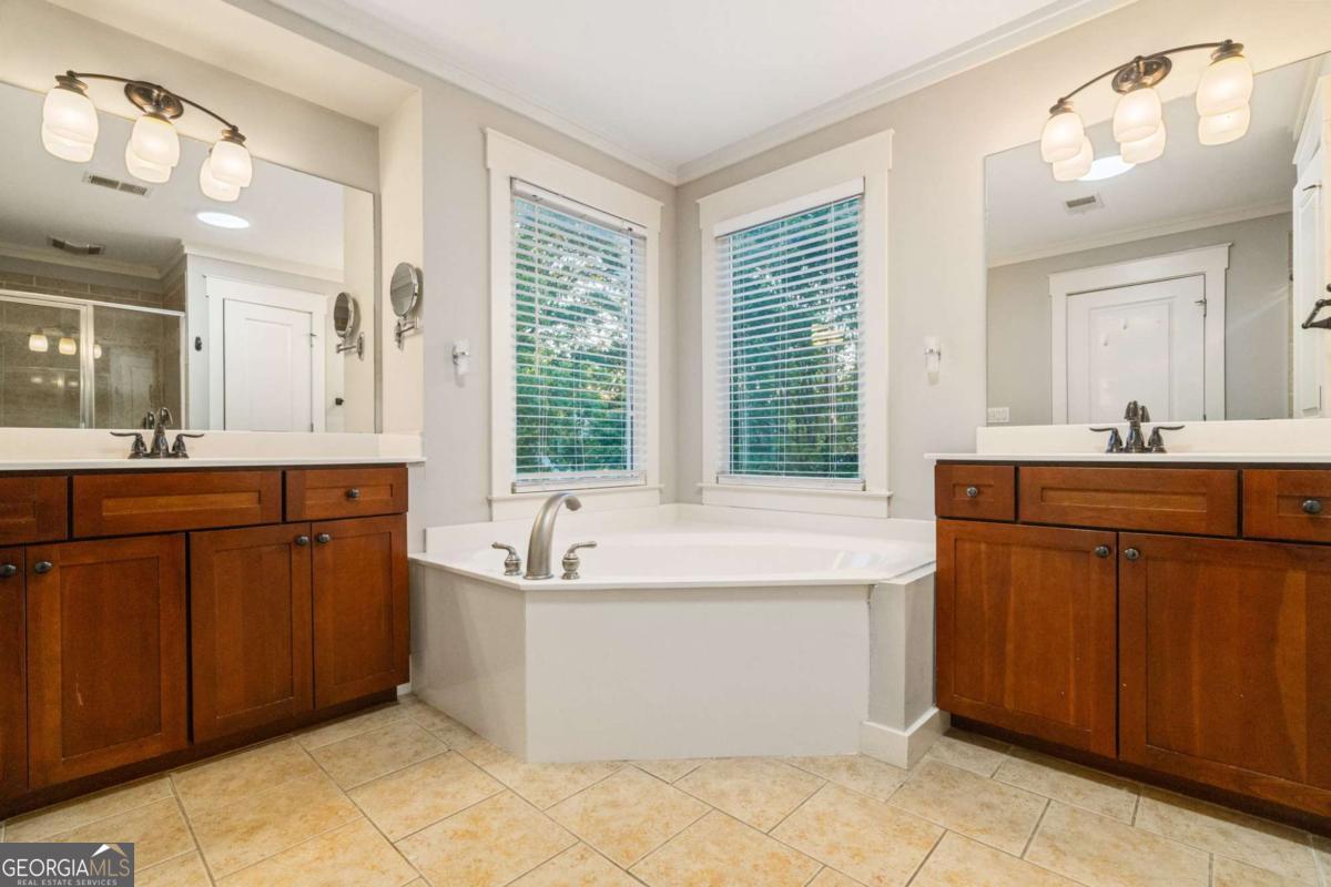 2594 Old Roswell Road SE Smyrna GA 30080
