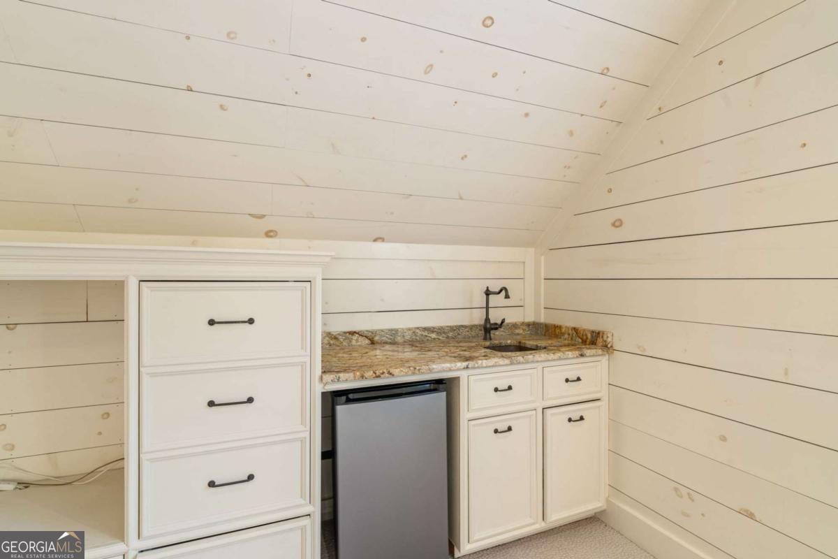 2594 Old Roswell Road SE Smyrna GA 30080