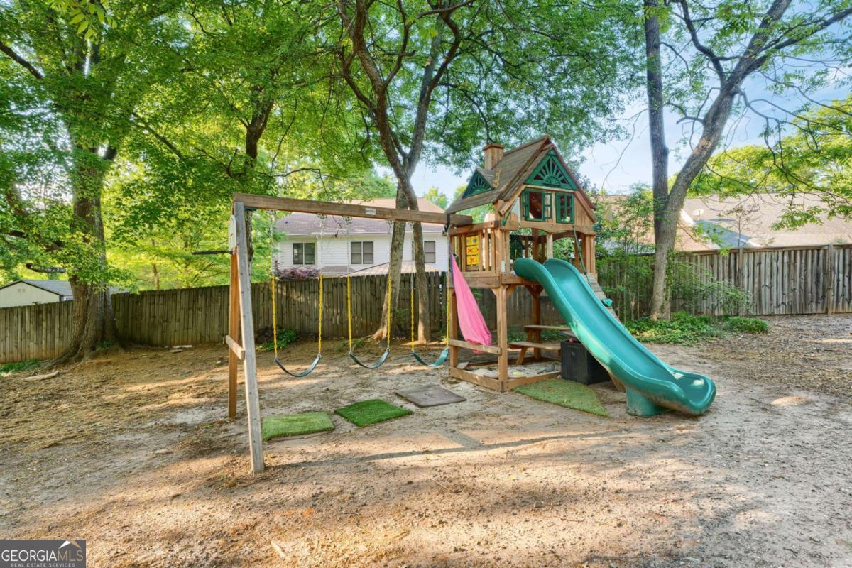 2594 Old Roswell Road SE Smyrna GA 30080