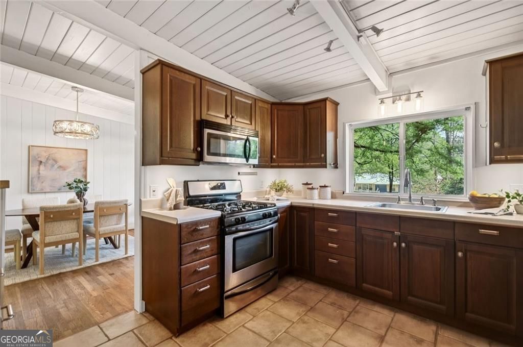 2468 Skyland Trail NE Brookhaven GA 30319