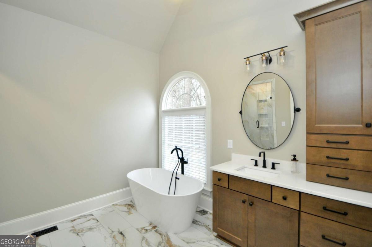 1070 Lexington Court Bishop GA 30621