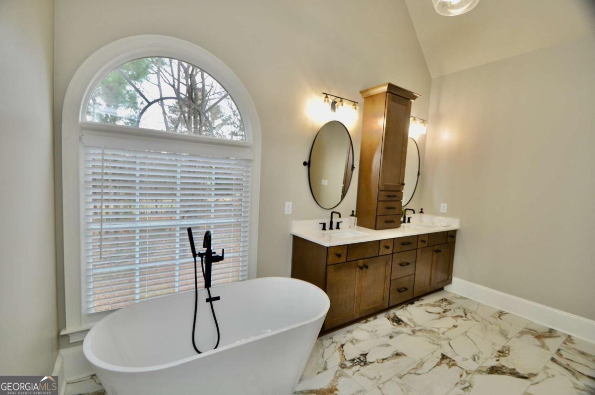 1070 Lexington Court Bishop GA 30621