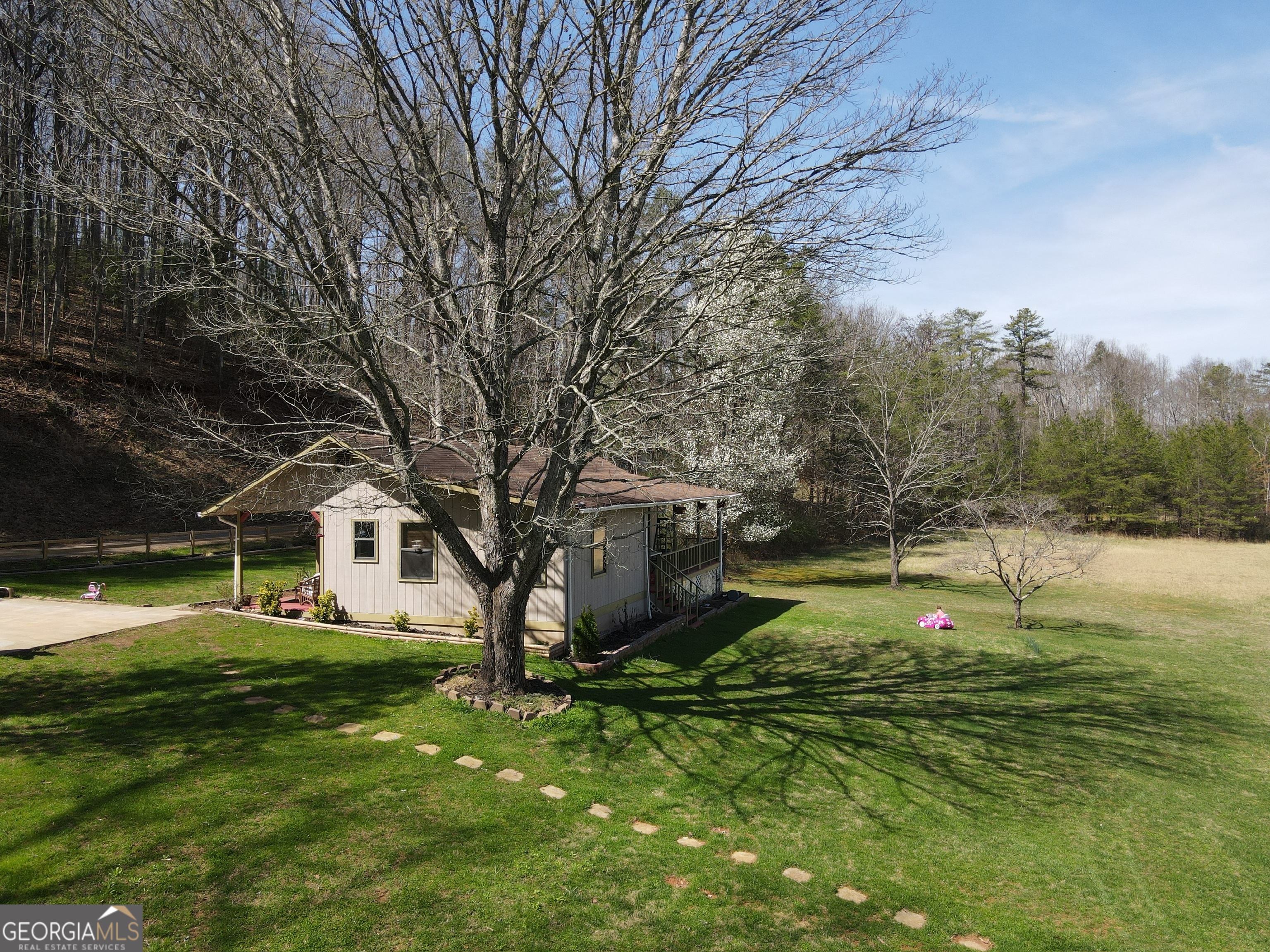 187 Bierce Drive Young Harris GA 30582