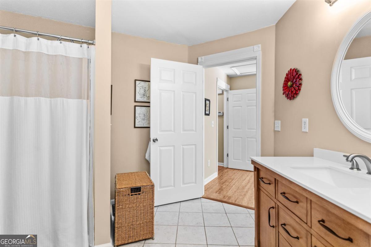 1251 White Oak Drive White Plains GA 30678
