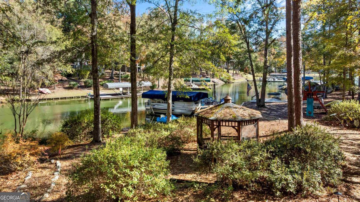 1251 White Oak Drive White Plains GA 30678