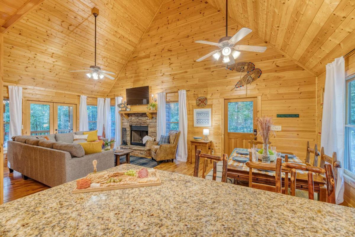 307 Bent Wood Lane Blue Ridge GA 30513