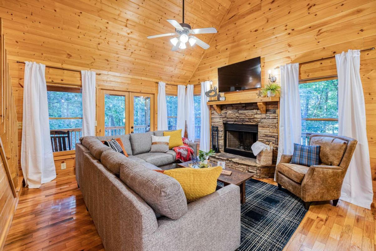 307 Bent Wood Lane Blue Ridge GA 30513