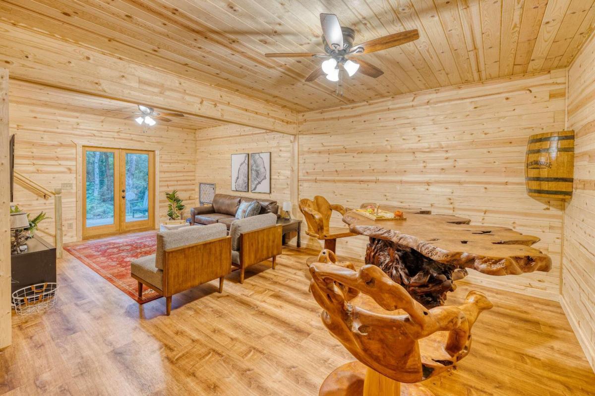 307 Bent Wood Lane Blue Ridge GA 30513