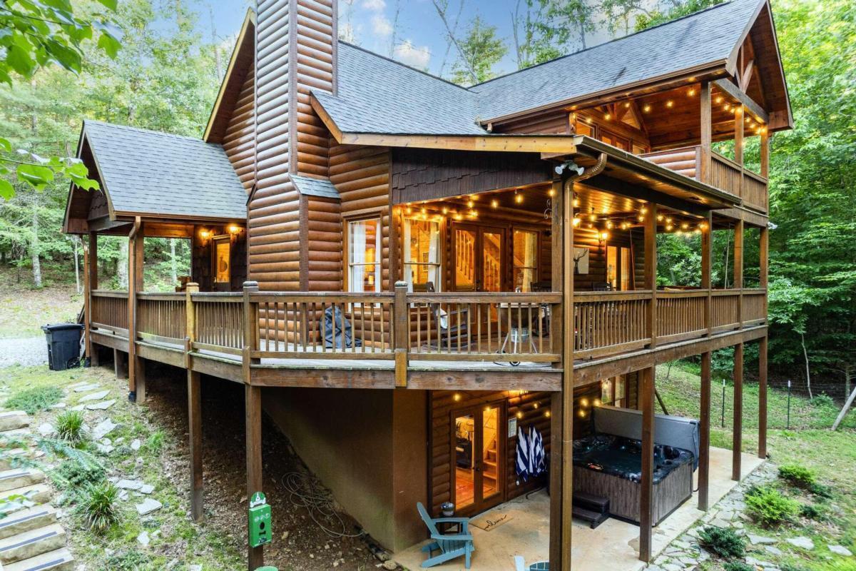 307 Bent Wood Lane Blue Ridge GA 30513