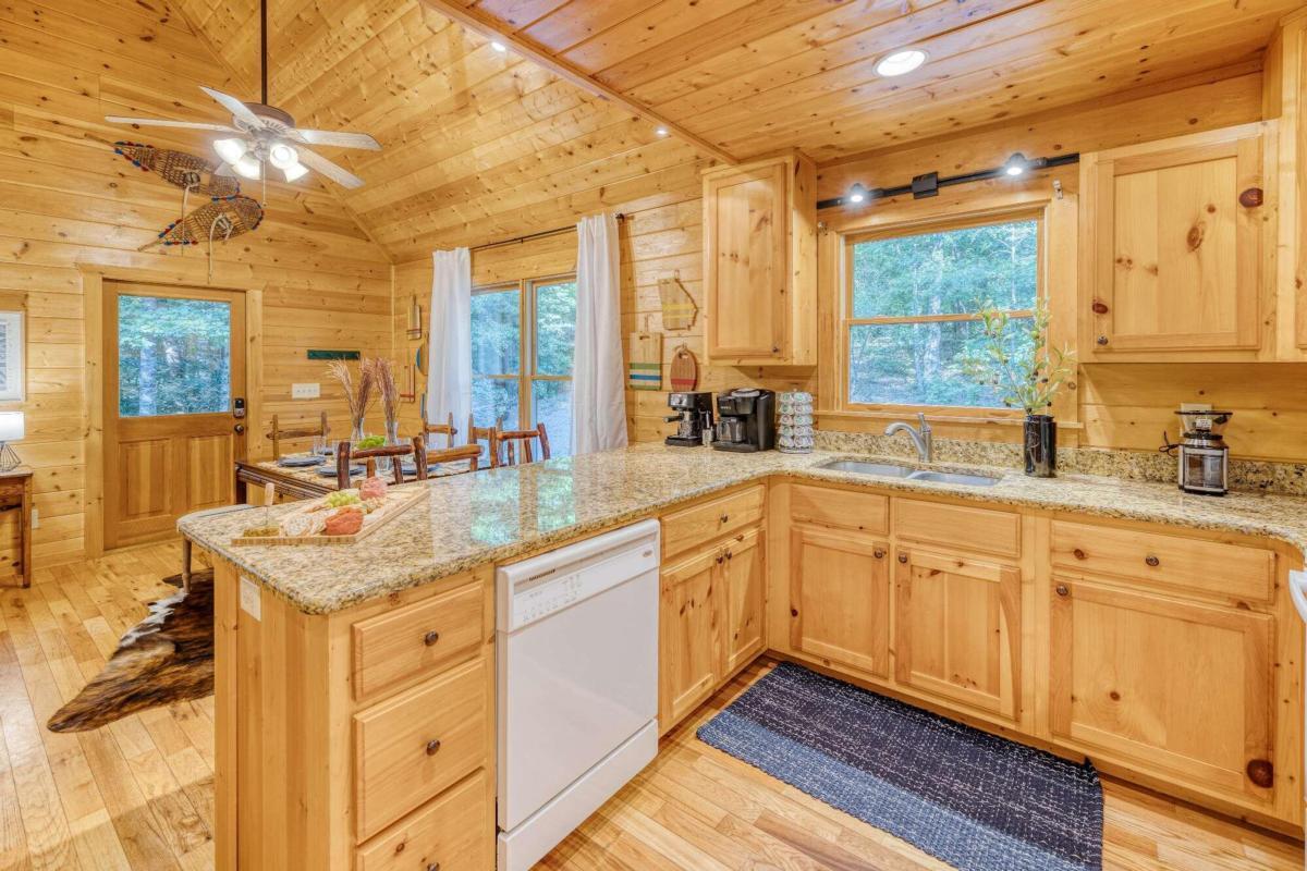 307 Bent Wood Lane Blue Ridge GA 30513