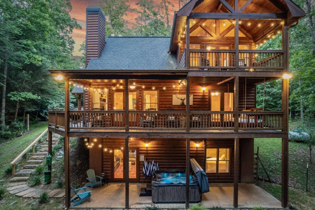 307 Bent Wood Lane Blue Ridge GA 30513