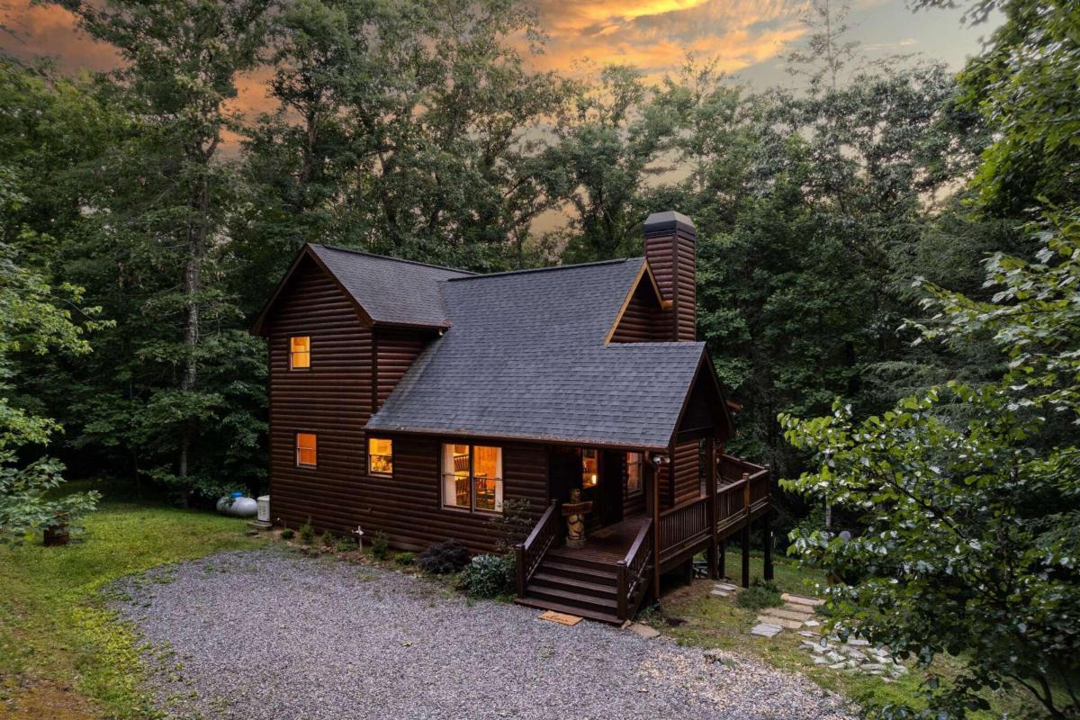 307 Bent Wood Lane Blue Ridge GA 30513