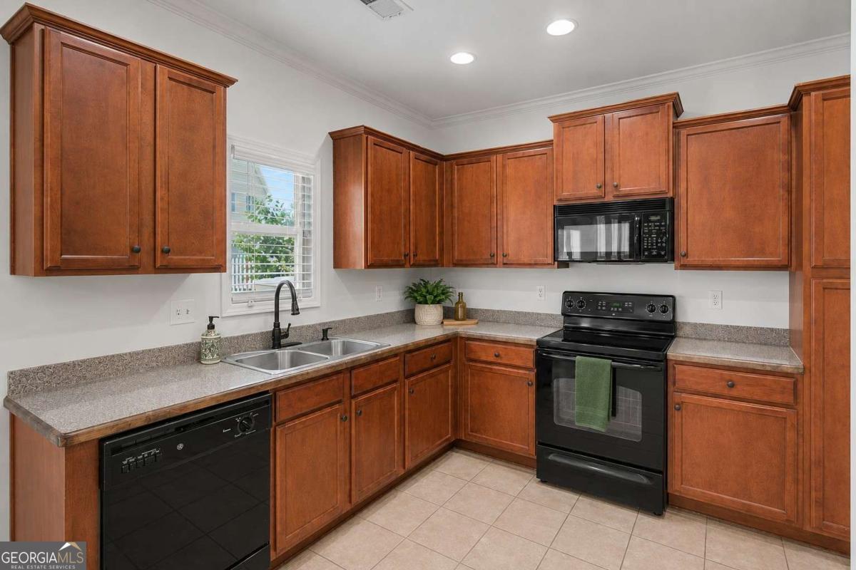 17 Redwood Drive Adairsville GA 30103