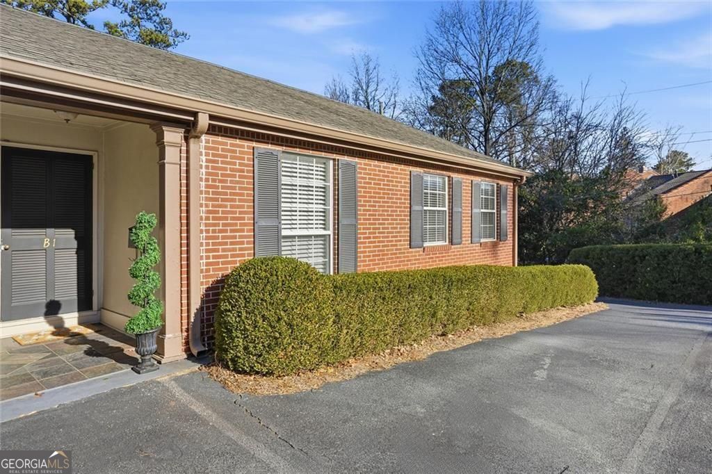 5375 Roswell Road Sandy Springs GA 30342