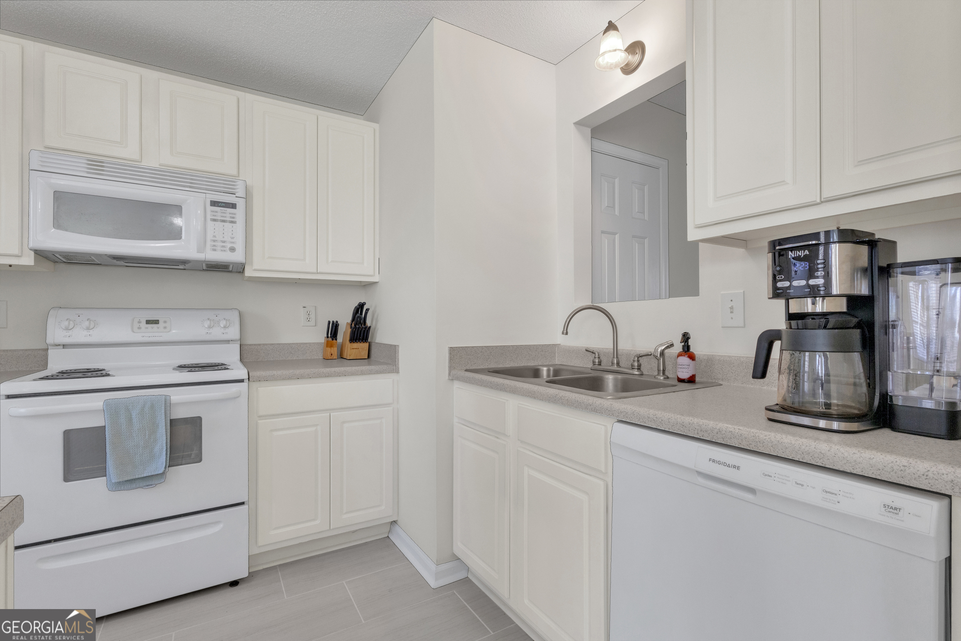 127 Chastain Circle Newnan GA 30263