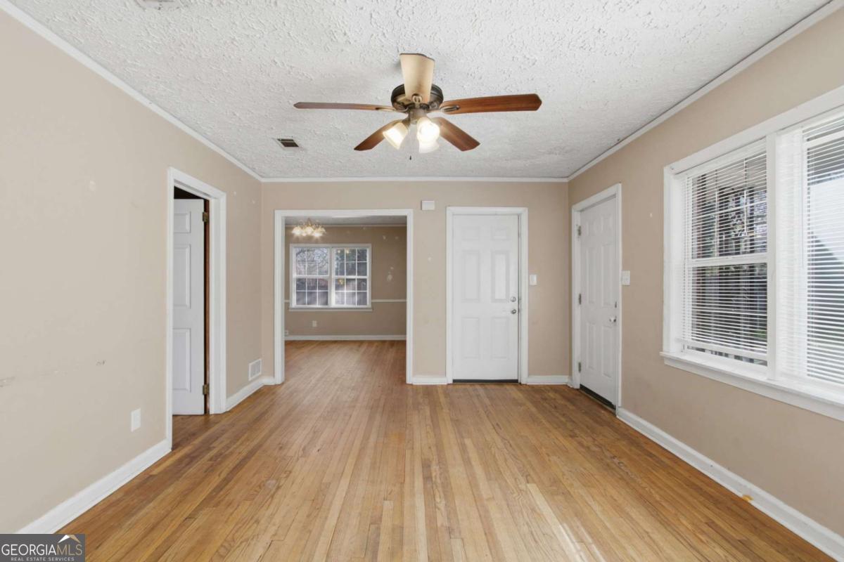1979 Cascade Road SW Atlanta GA 30311
