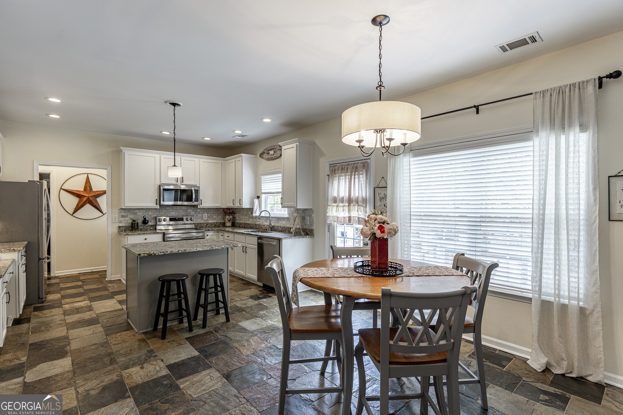 933 Cruce Lake Drive Hoschton GA 30548