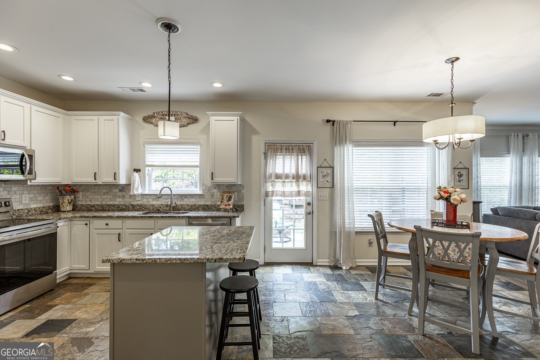 933 Cruce Lake Drive Hoschton GA 30548