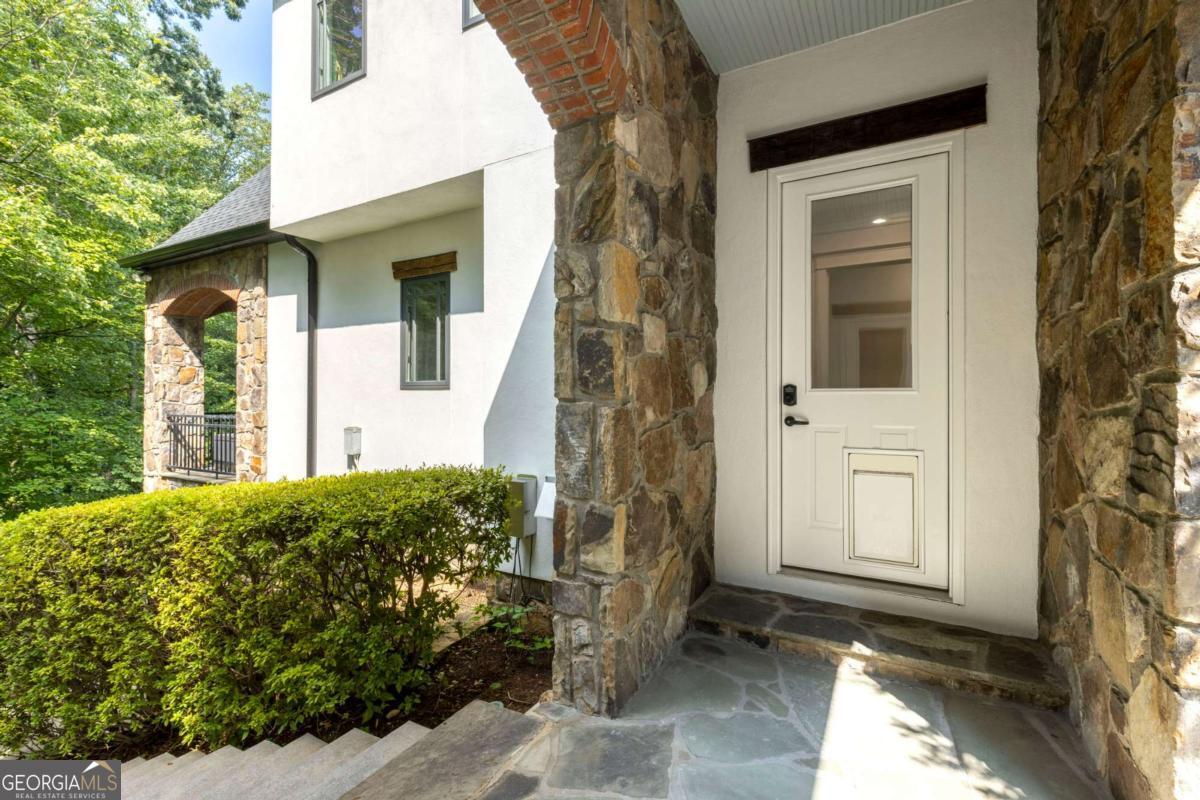 1395 Hearst Drive NE Brookhaven GA 30319