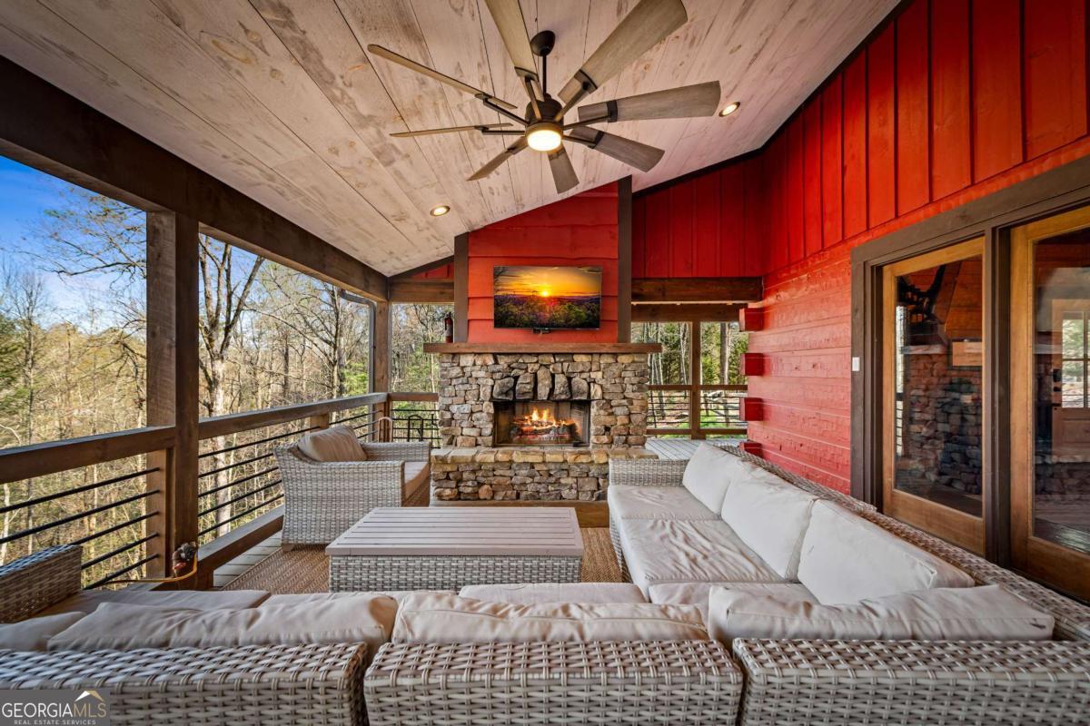 127 Twin Creeks Road Blue Ridge GA 30513