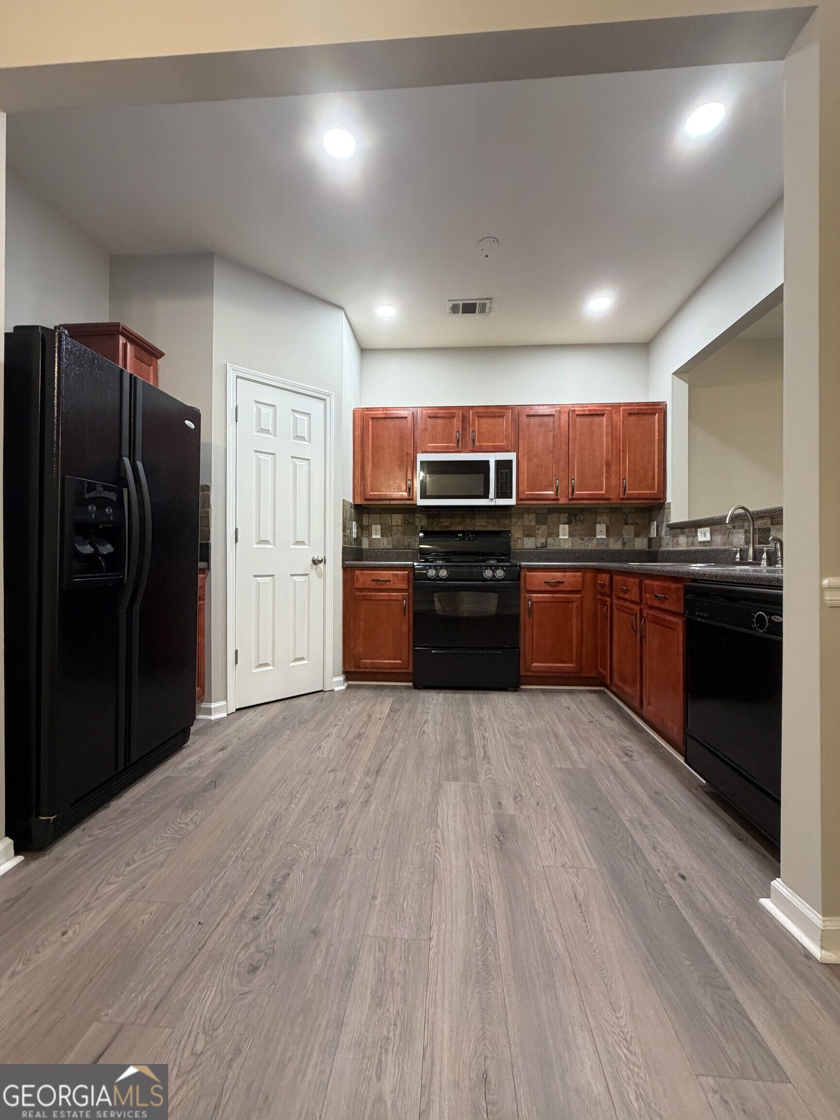 2077 Lakeshore Overlook Drive Kennesaw GA 30152