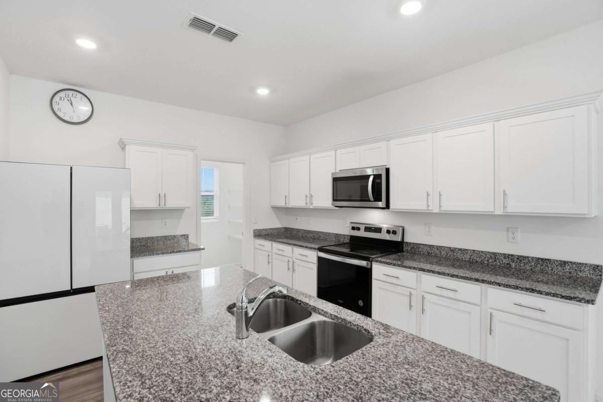 186 Pond Court Hoschton GA 30548