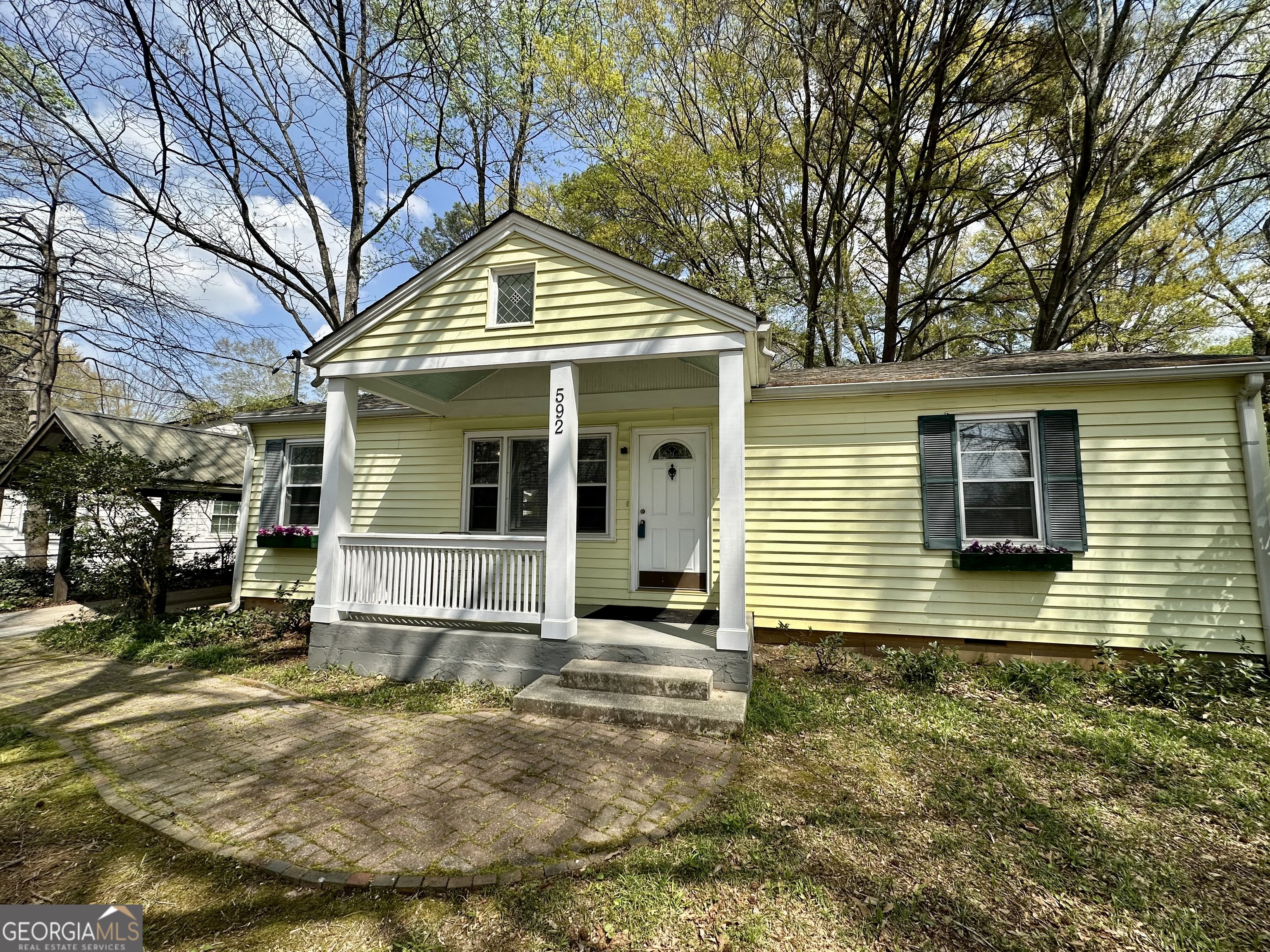 592 Scott Circle Decatur GA 30033