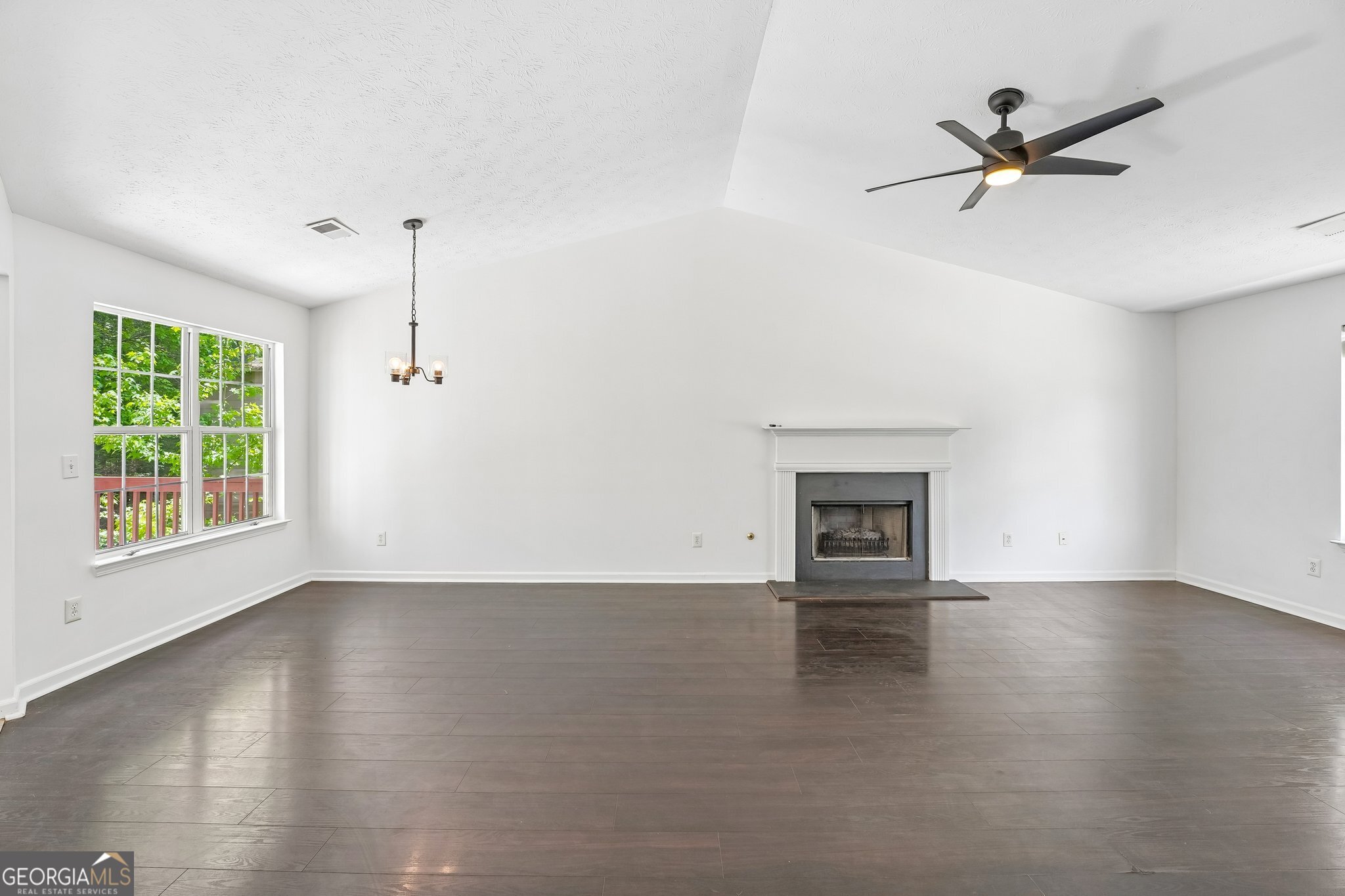 2642 Lake Park Bend Acworth GA 30101