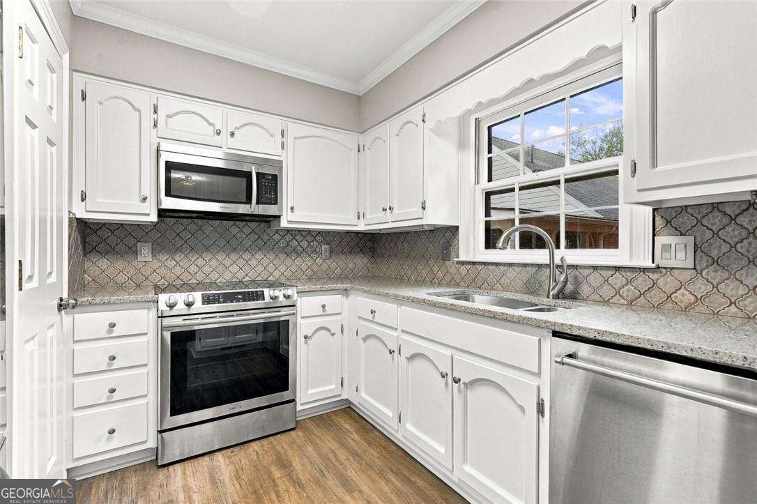 1883 Bedfordshire Court Decatur GA 30033