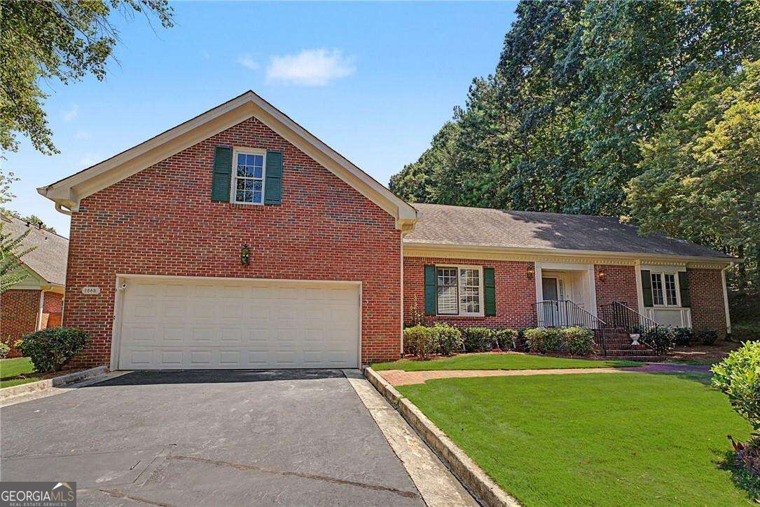 1883 Bedfordshire Court Decatur GA 30033