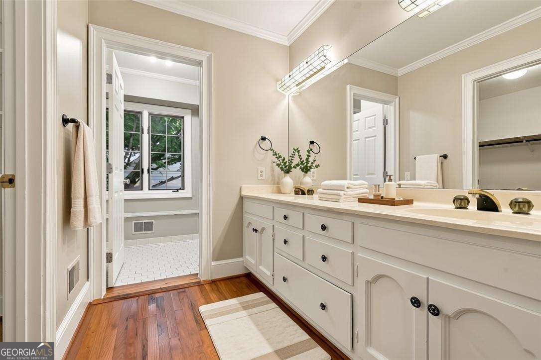 1883 Bedfordshire Court Decatur GA 30033