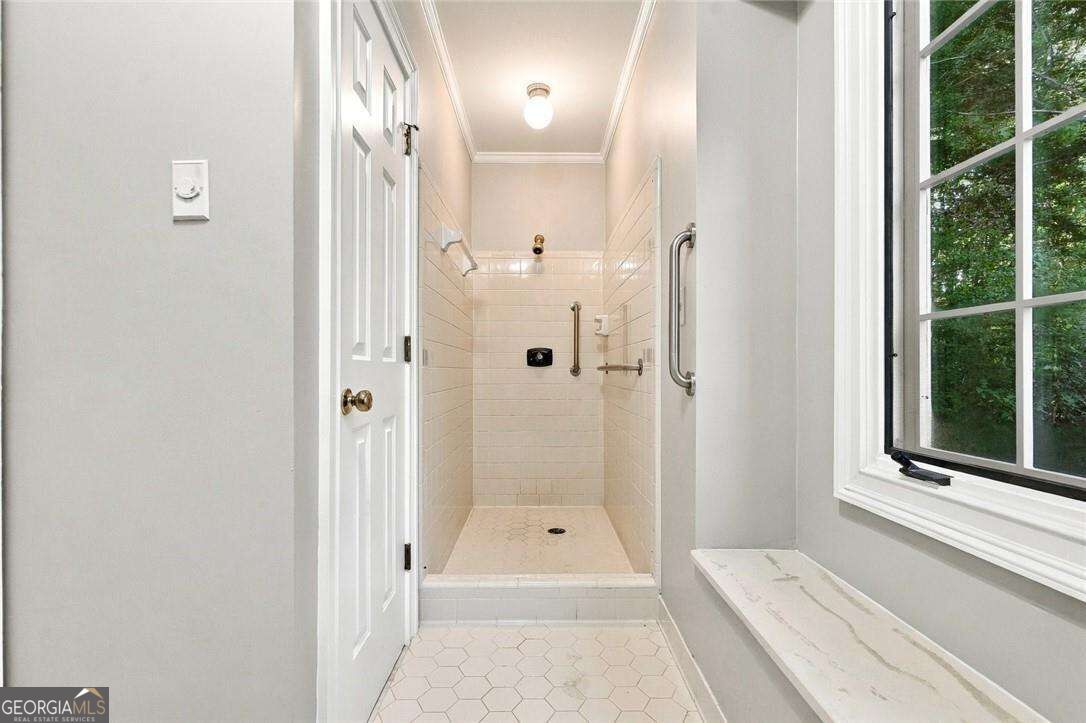 1883 Bedfordshire Court Decatur GA 30033