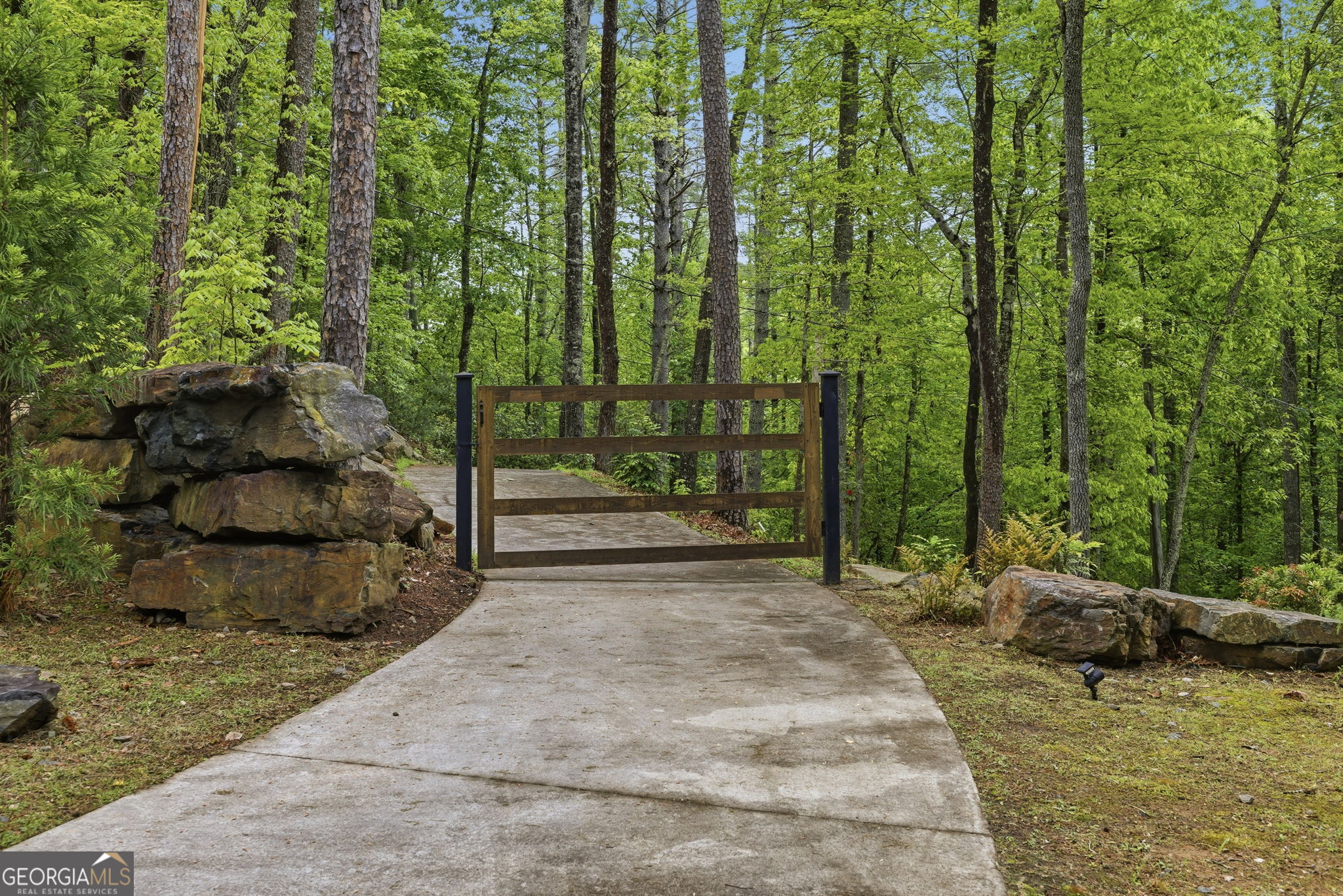 634 Little Hawk Road Sautee Nacoochee GA 30571