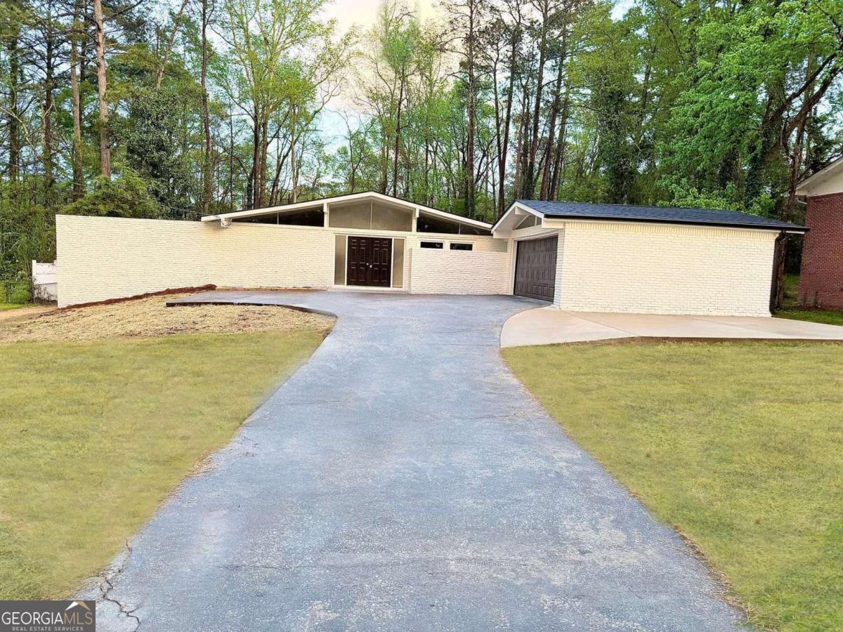 2533 Amalfi Drive Conyers GA 30012