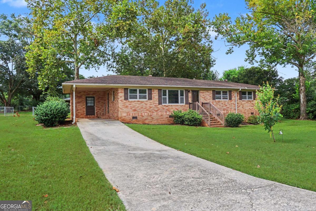 63 Green Street Royston GA 30662
