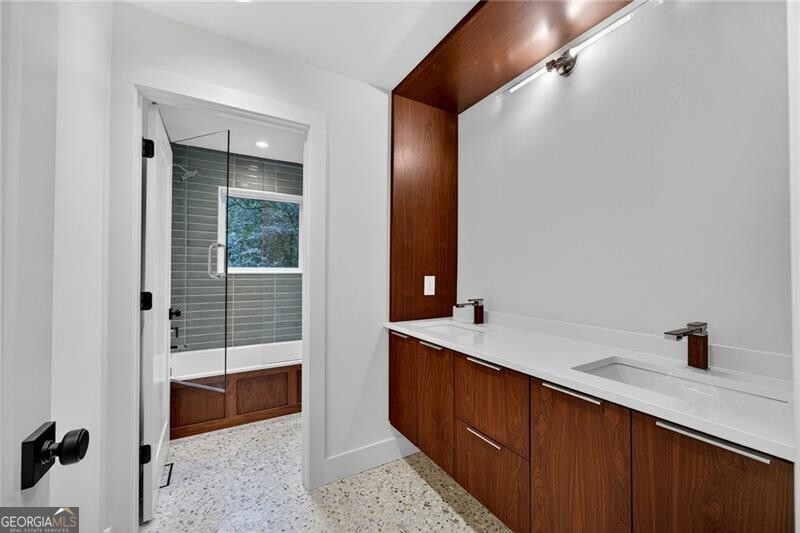 585 Amberidge Trail Atlanta GA 30328