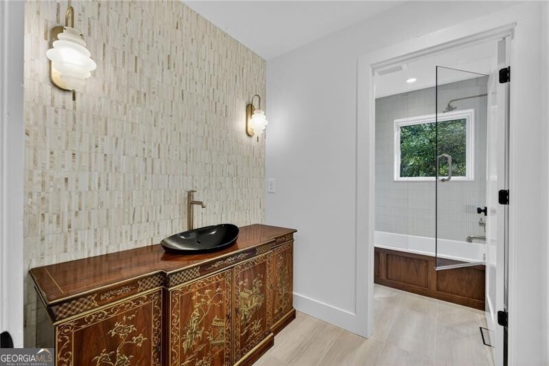 585 Amberidge Trail Atlanta GA 30328