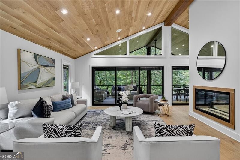 585 Amberidge Trail Atlanta GA 30328