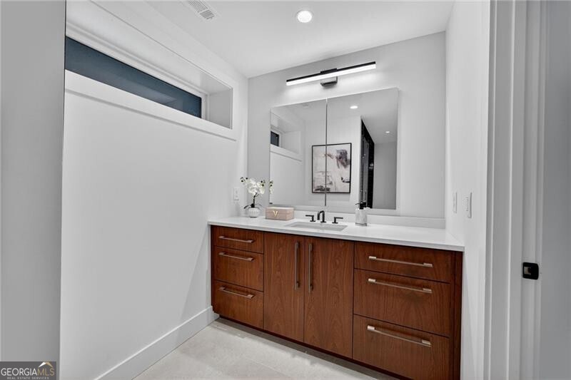 585 Amberidge Trail Atlanta GA 30328