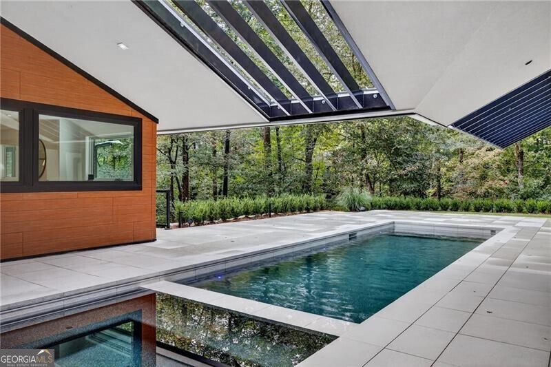 585 Amberidge Trail Atlanta GA 30328