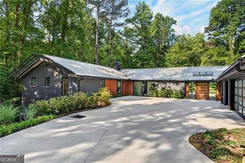 585 Amberidge Trail Atlanta GA 30328