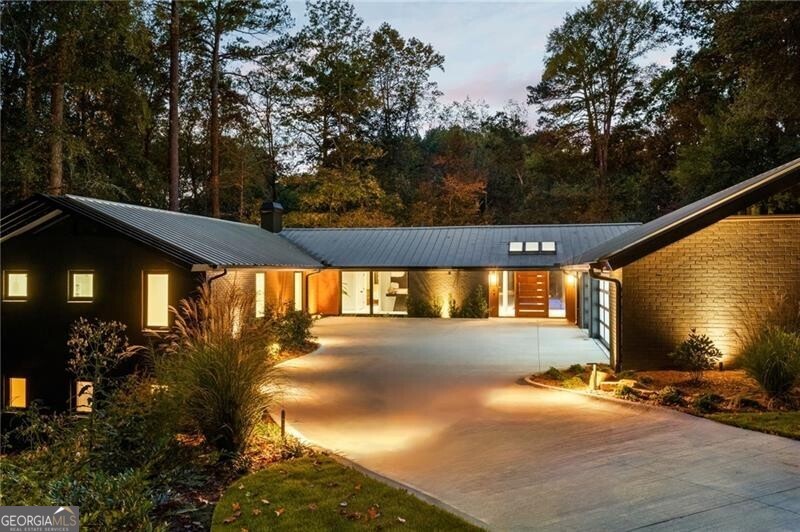 585 Amberidge Trail Atlanta GA 30328